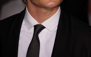 Zac Efron pije na śniadanie surowe jajka