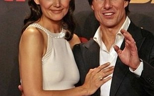 Katie Holmes w roli Jackie Kennedy