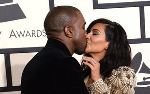 Zmrużcie oczy – Kim Kardashian niczym wybuch Supernowej