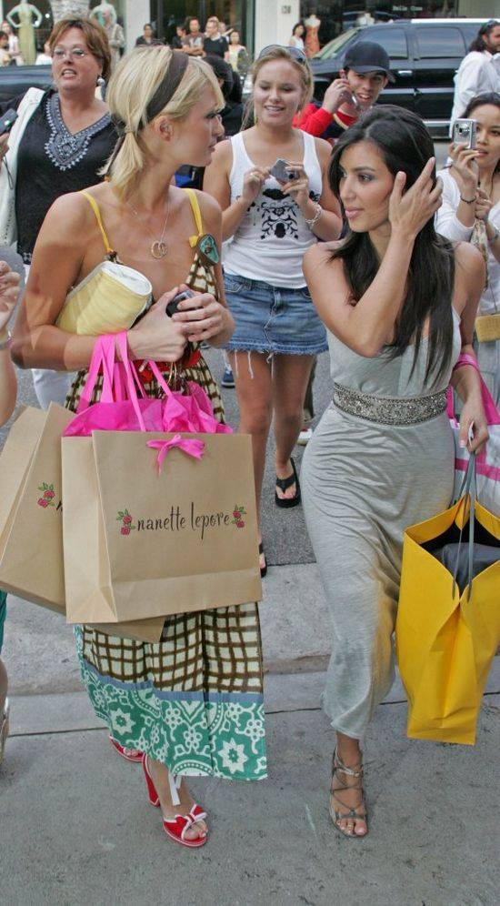 10 zdjęć, które ukazują, kto naprawdę zrobił z Kim Kardashian gwiazdę