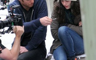 Dlaczego Emmy Rossum tak rozpacza? (FOTO)