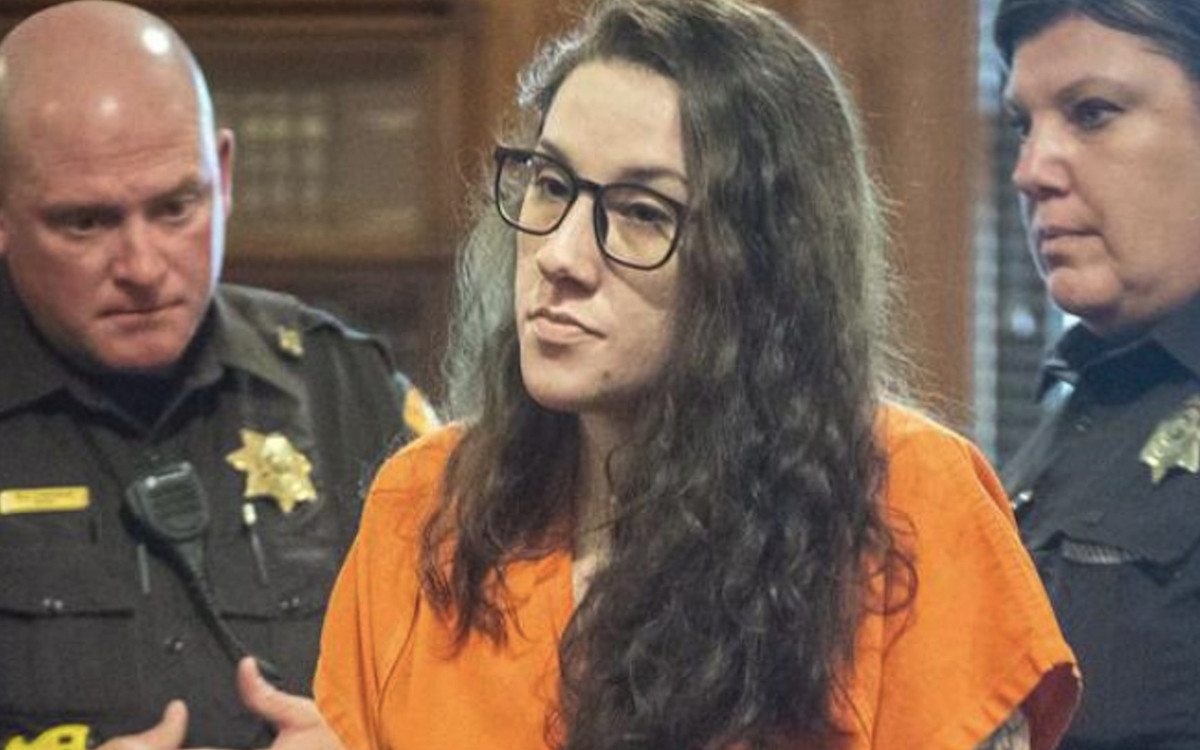 Dziewczyna, która brutalnie zabiła swoją randkę z Tindera dostała dożywocie