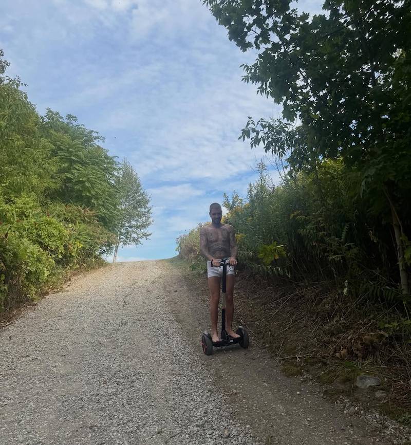 Justin Bieber w samych bokserkach na ulicy! Fani przecierają oczy (FOTO)