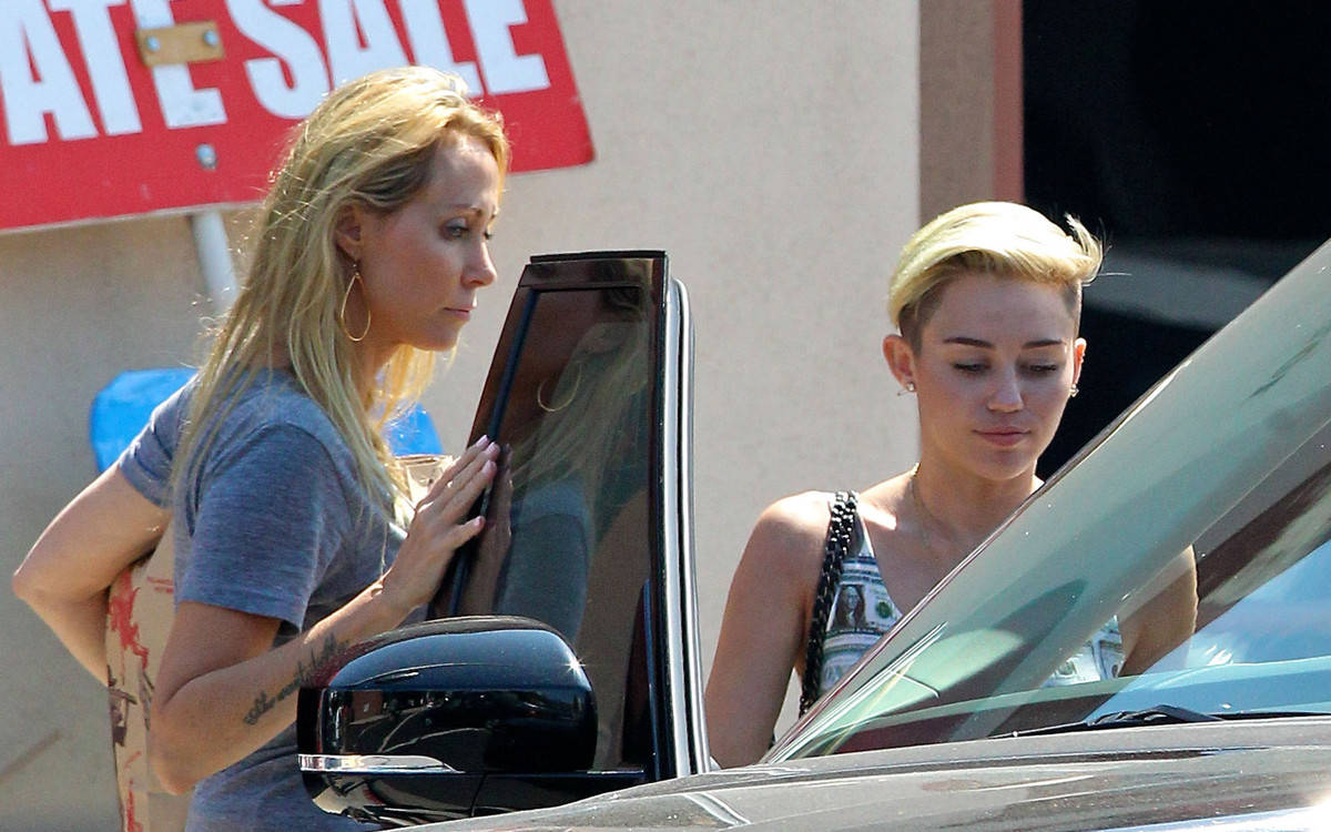 Miley Cyrus z mamą na zakupach