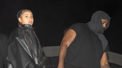 Kanye West zmiażdżony w sieci za “skarpetki do chodzenia”, które sprzedaje za 200 dolarów