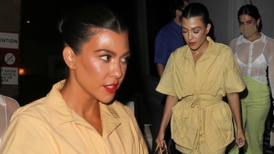 Kourtney Kardashian na kolacji z przyjaciółką. Specjalnie wybrała taką stylizację, która ukrywa brzuszek?