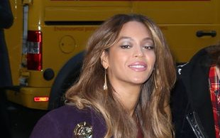 Ojciec Beyonce sprzedaje rzeczy swojej córki!