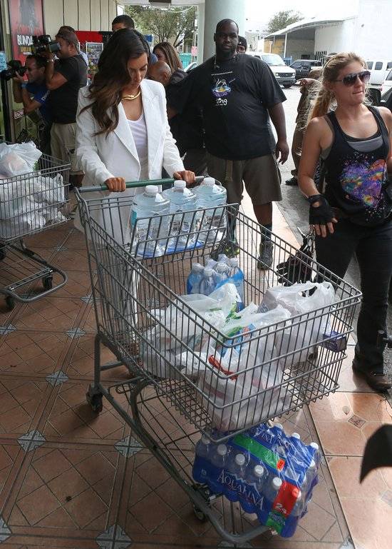 Kim Kardashian w markecie