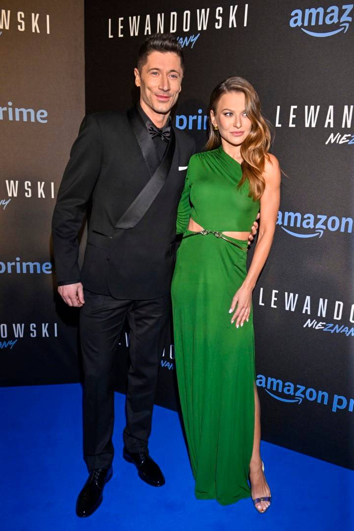 Premiera “Lewandowski nieznany”: Robert Lewandowski z żoną, mamą i siostrą, Zofia Zborowska, Małgorzata Rozenek