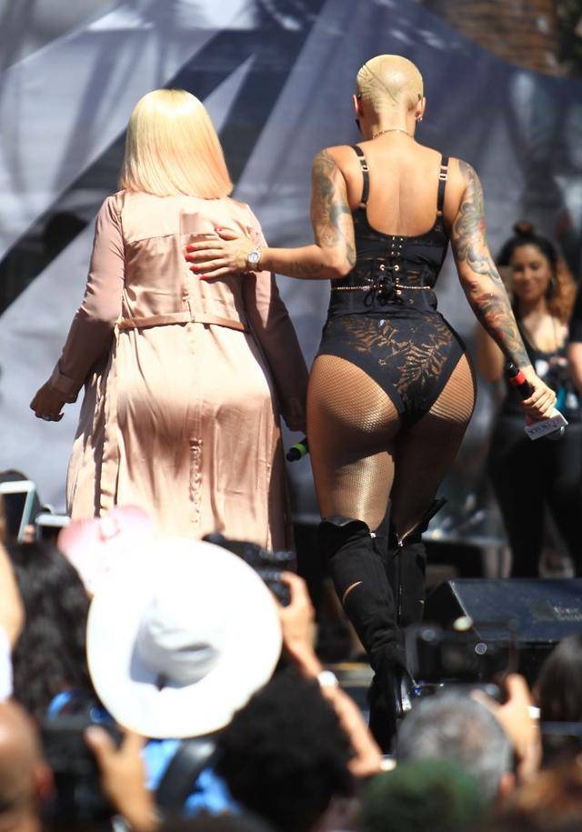 OMG! Blac Chyna i Amber Rose na festiwalu … szmat (FOTO)
