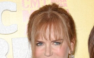 Nicole Kidman z grzywką i w kucyku (FOTO)