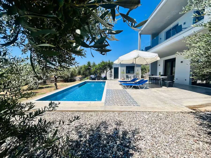 Grecka Willa Robert Gawlińskiego/zdjęcie ze strony airbnb.pl