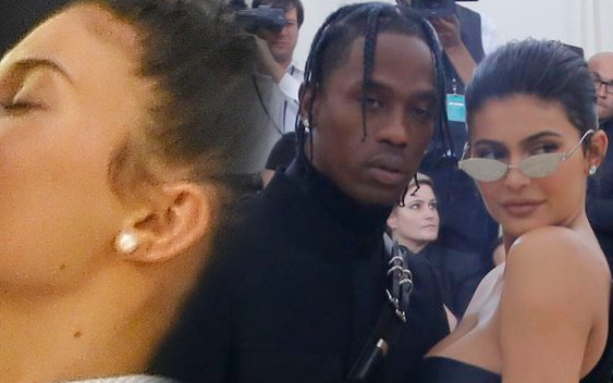 Kylie i Travis NAMIĘTNIE całują się na randce!