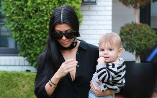 Nie zgadniecie, gdzie Kourtney zabiera swojego synka