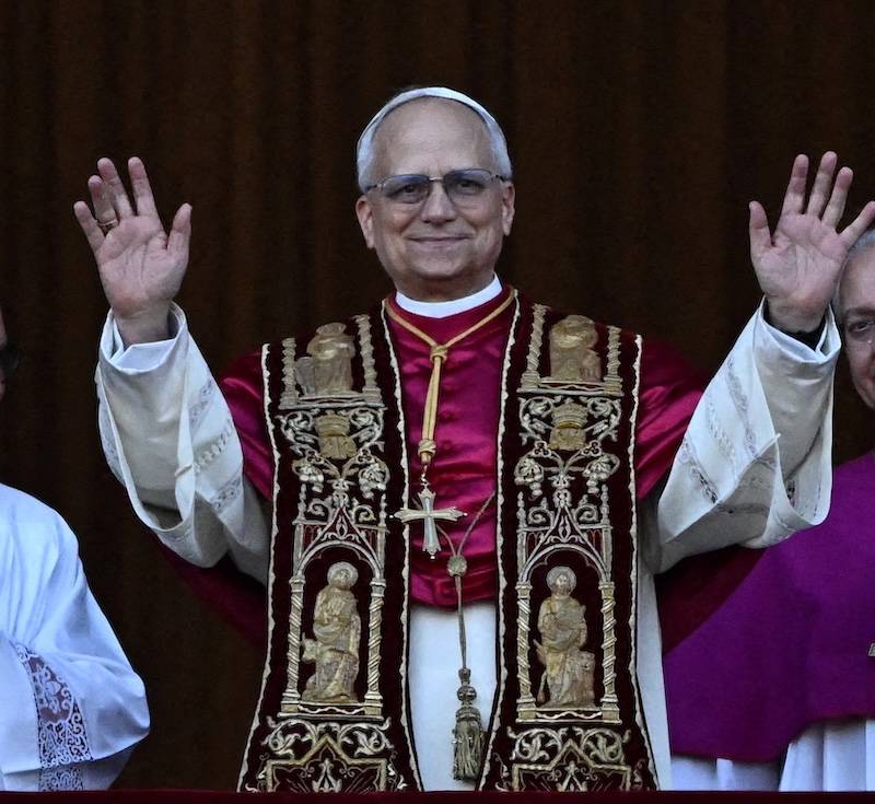 Nowy papież Leon XIV wygląda jak papież z XIX wieku! Kim jest nowa głowa kościoła? (FOTO)