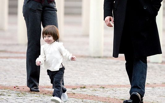 Czym karmili Suri Cruise?