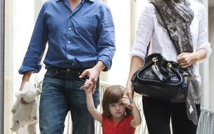 Suri Cruise jak mała księżniczka