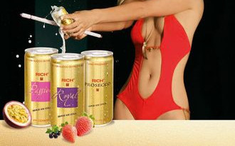 Producenci wina przeciwko Paris Hilton