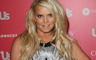 Jessica Simpson rozkwitła w roli mamy (FOTO)