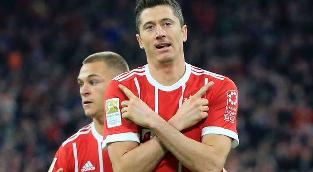 Co oznacza GEST, który Robert Lewandowski wykonuje po strzeleniu gola?