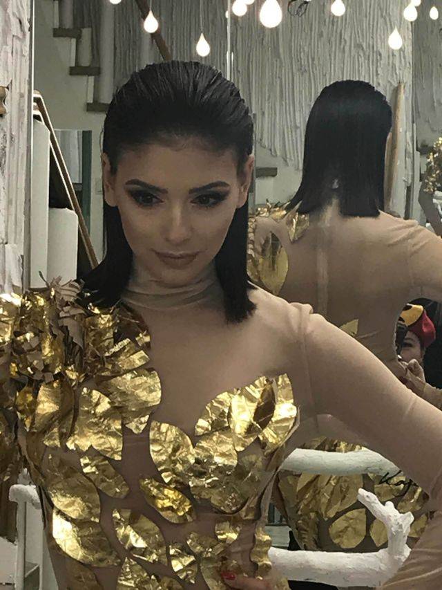 Doda i Klaudia Halejcio przed galą Telekamer w atelier Kajetana Góry