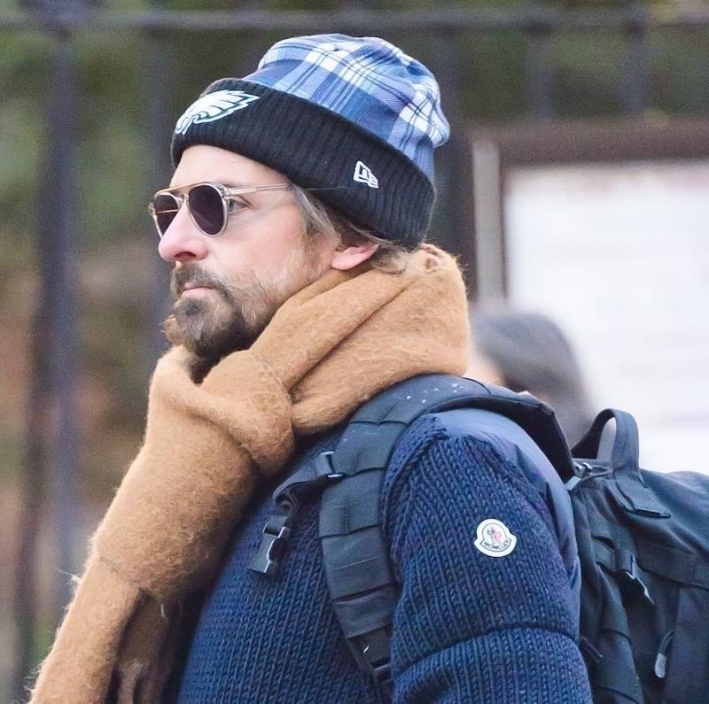 Stylowa Irina Shayk z córeczką i psem w Nowym Jorku. Wygląda na przeziębioną