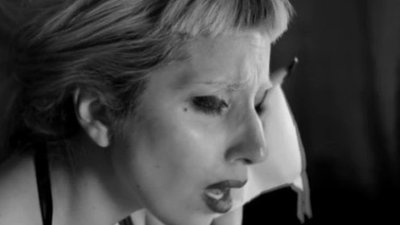 Lady Gaga płacze [VIDEO]
