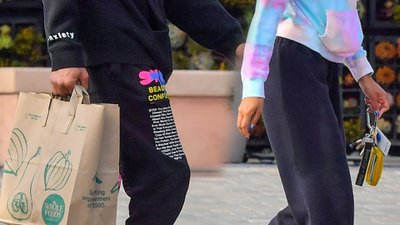 Łysa Willow Smith na zakupach z chłopakiem (ZDJĘCIA)