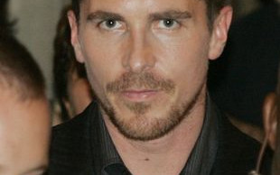 Bale zrobił matce awanturę o pieniądze