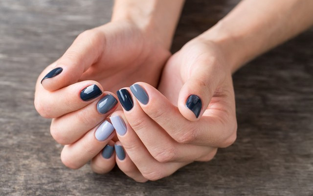 Te kolory na paznokciach zrobią furorę jesienią!