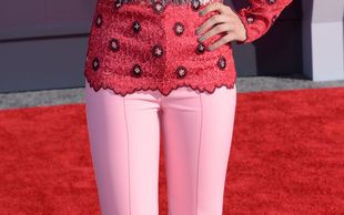 Tato pilnuje Brooklyna na spotkaniach z Chloe Moretz?