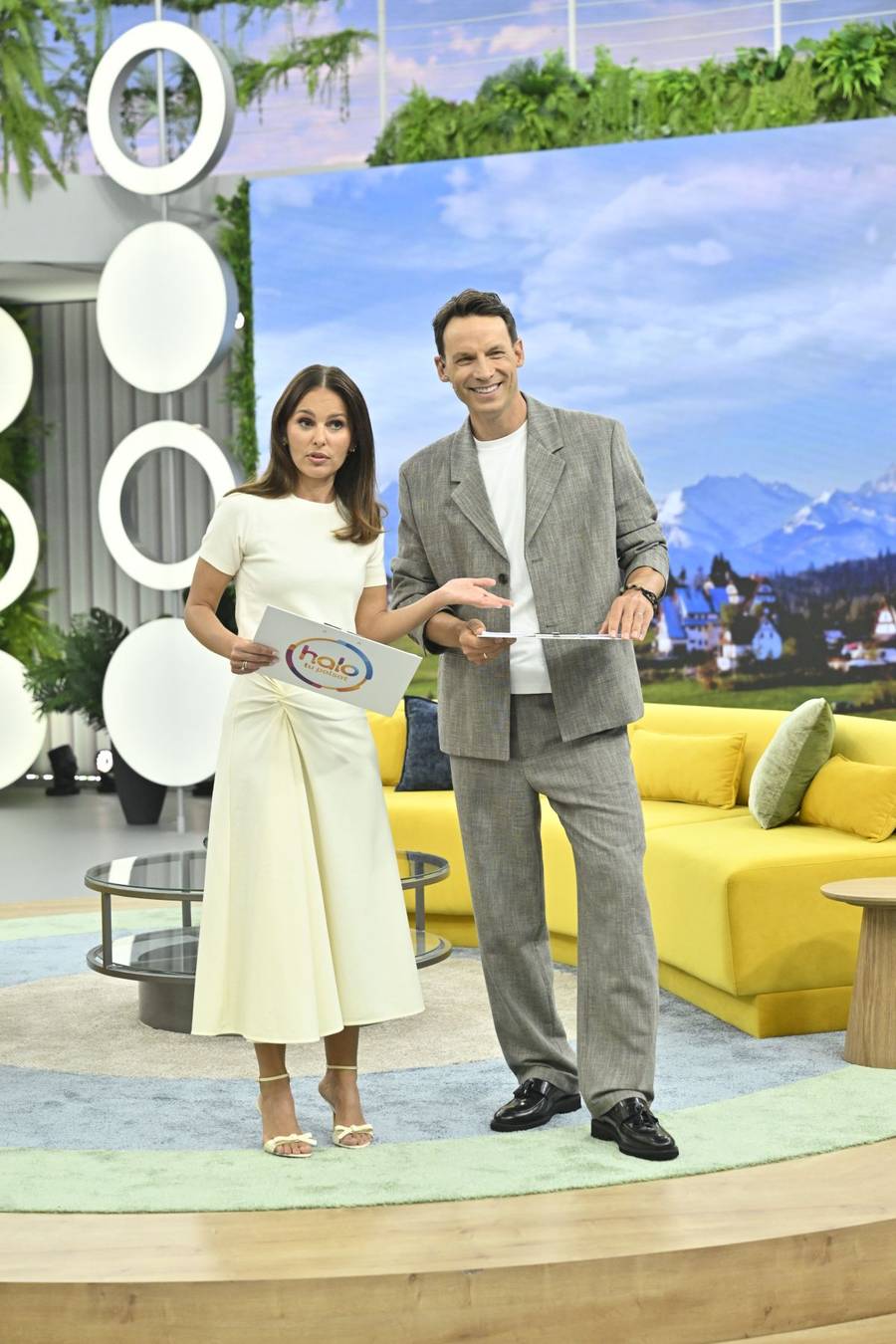 Paulina Sykut-Jeżyna i Tomasz Wolny debiutują w “Halo Tu Polsat”! Widzowie już wydali werdykt (FOTO)