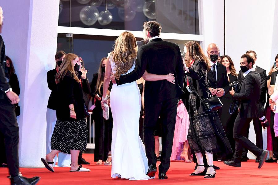 Jennifer Lopez i Ben Affleck debiutują na czerwonym dywanie podczas Festiwalu w Wenecji