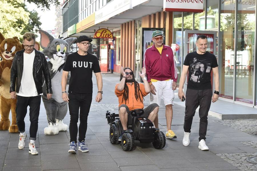 Słoneczny poranek z DDTVN! Gwiazdy nie zapomniały o świetnej ZABAWIE i czułościach (FOTO)