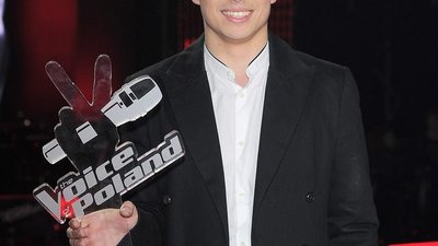 Krzysztof Iwaneczko z The Voice dzieli się nagrodą