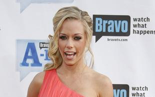 Kendra Wilkinson znalazła ukojenie w modlitwie