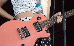 Piersi Katy Perry na licytację