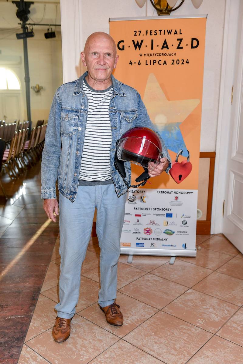 Festiwal Gwiazd w Międzyzdrojach. Marta Dąbrowska z mężem i rodzicami, Paweł Małaszyński z małżonką