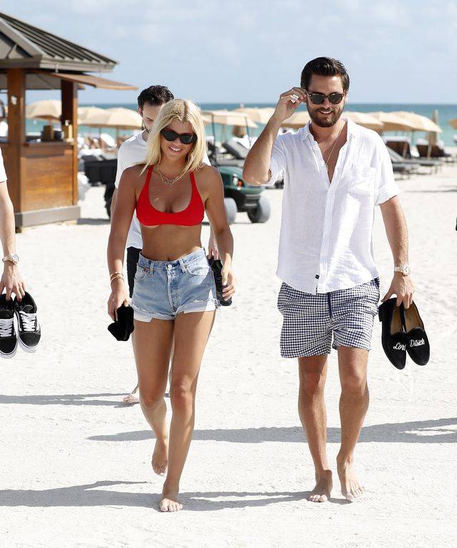 Koniec sielanki! Scott już rozgląda się za innymi kobietami?