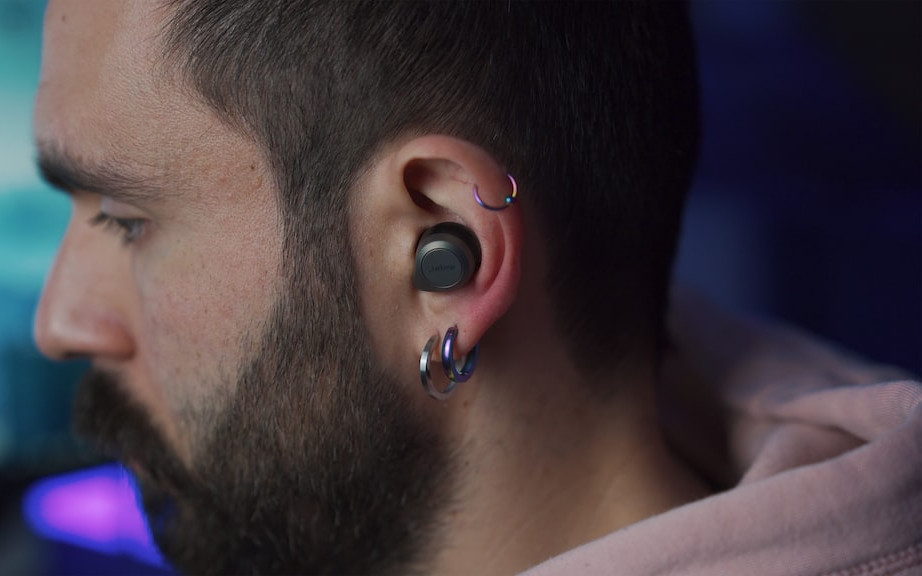 Słuchawki nauszne czy douszne – co wybrać?