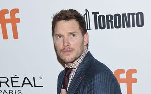 Chris Pratt i typowo kobiecy przedmiot. Chris, robisz to źle