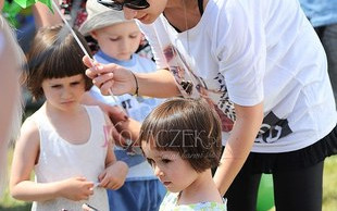 Anna Wiśniewska z córkami Etiennette i Vivienne (FOTO)