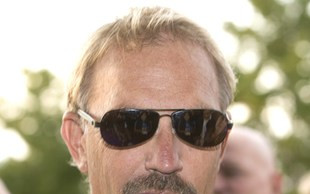 Kevin Costner zamienia się w mulata