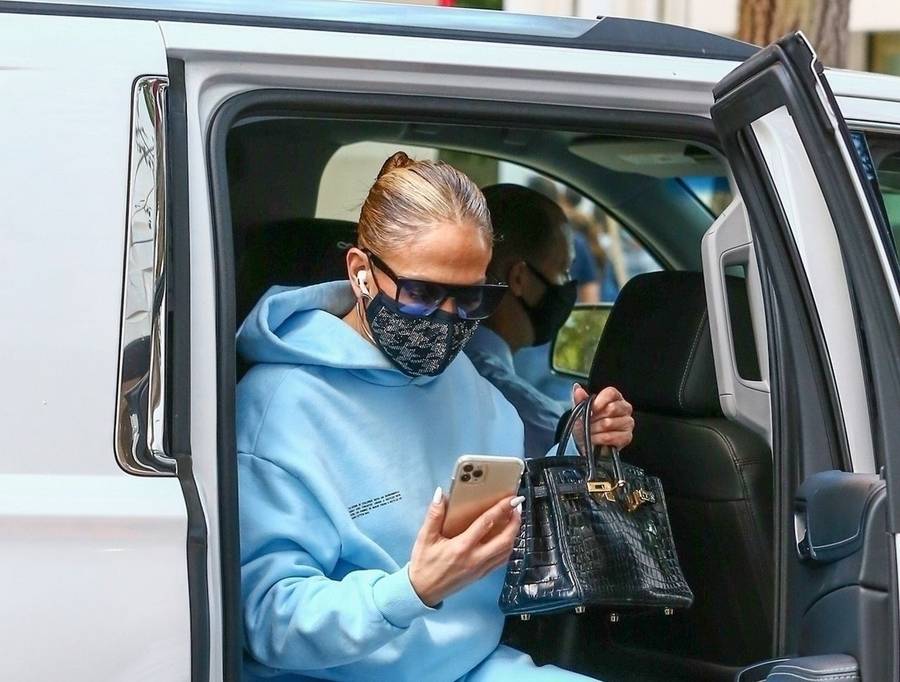 Jennifer Lopez w maseczce