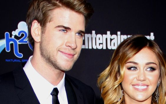 Jak rodzina zmusiła Miley Cyrus do zajścia w ciążę