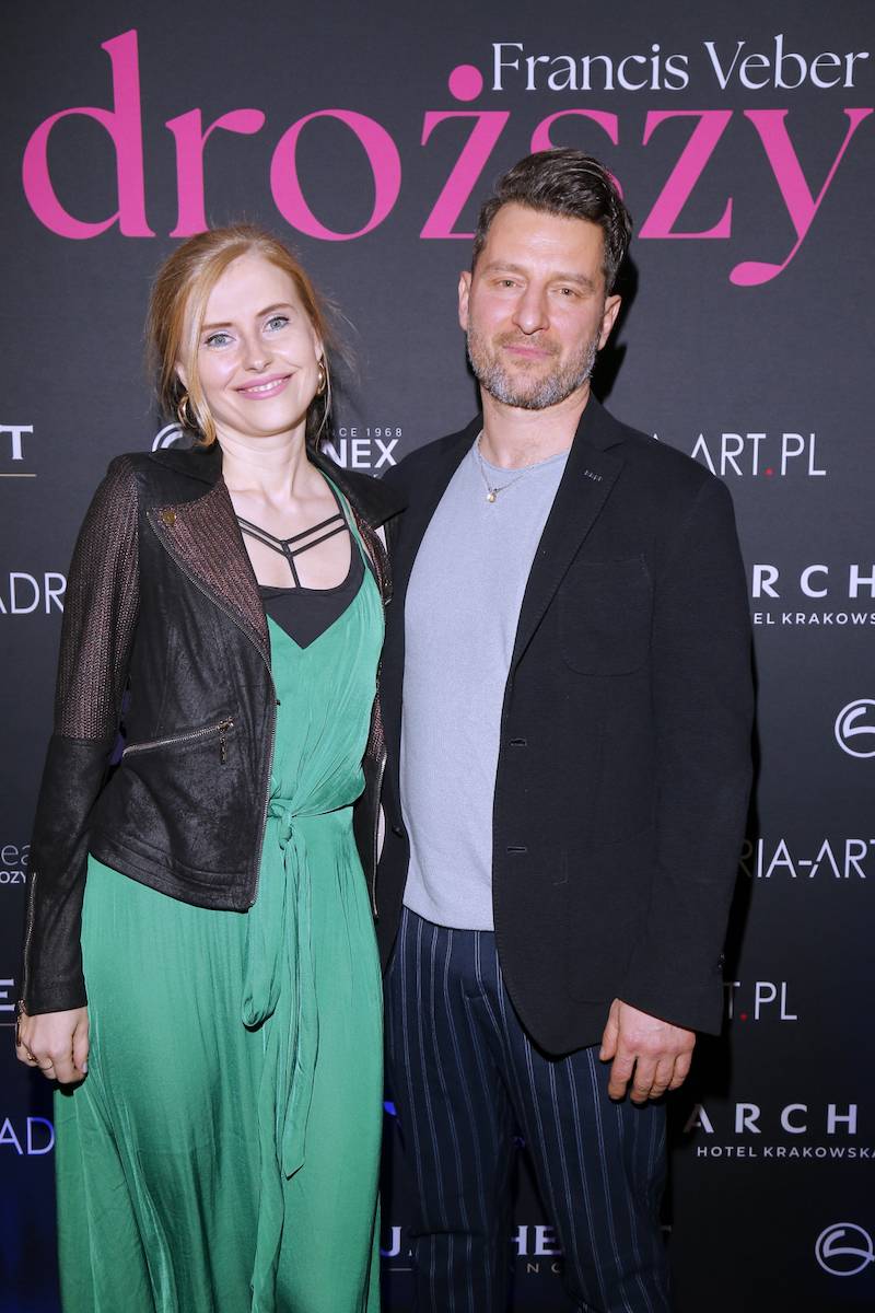 Premiera spektaklu “NajDroższy”. Katarzyna Bujakiewicz i Mirosław Zbrojewicz wrócili na salony