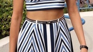 Kuszący brzuszek Freidy Pinto (FOTO)