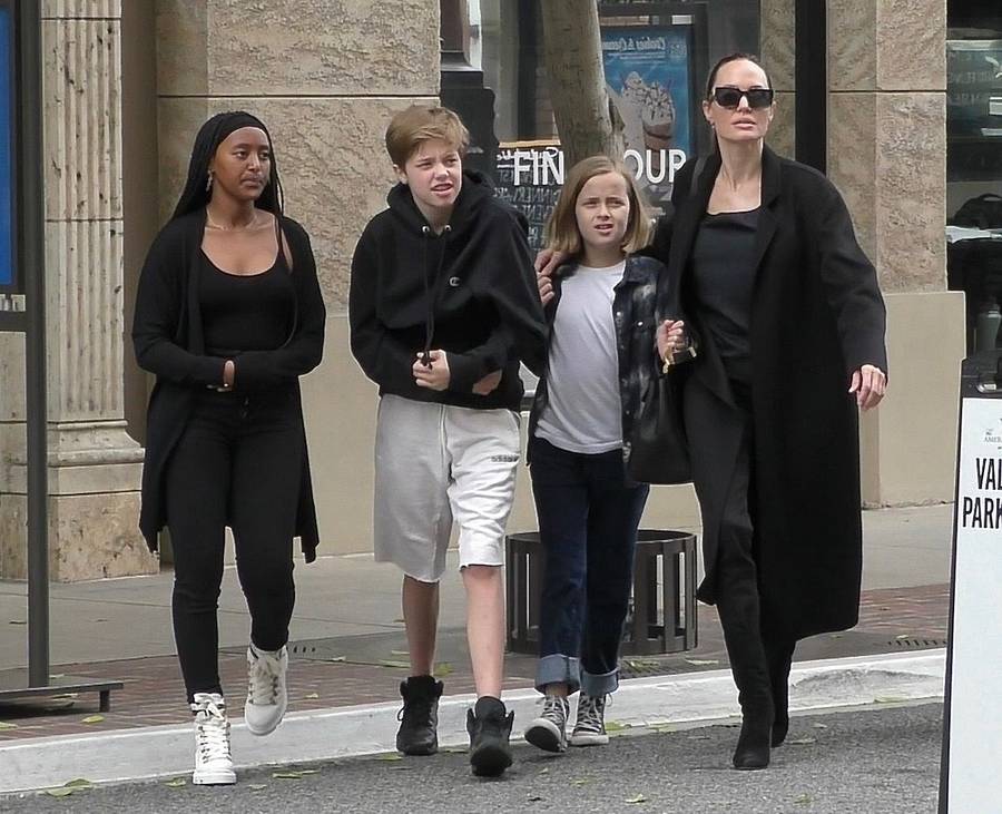 Angelina Jolie z córkami