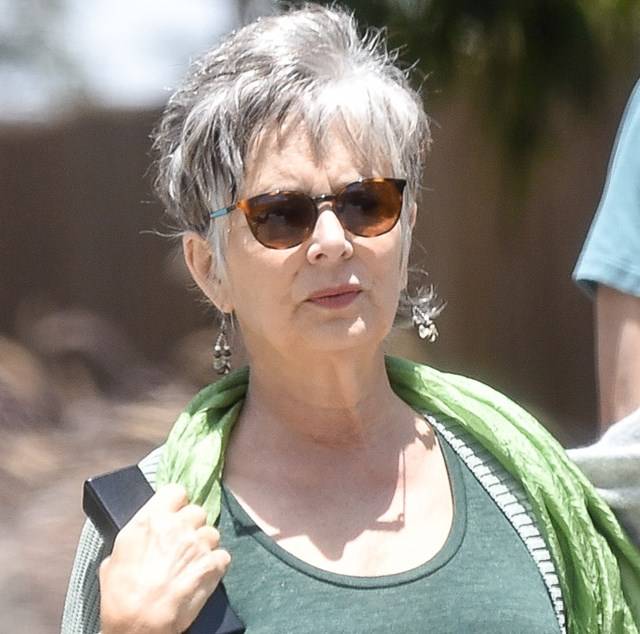 Emily Ratajkowski z mamą i mężem w restauracji