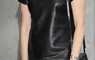 Polska dziennikarka pokazuje nogi (FOTO)